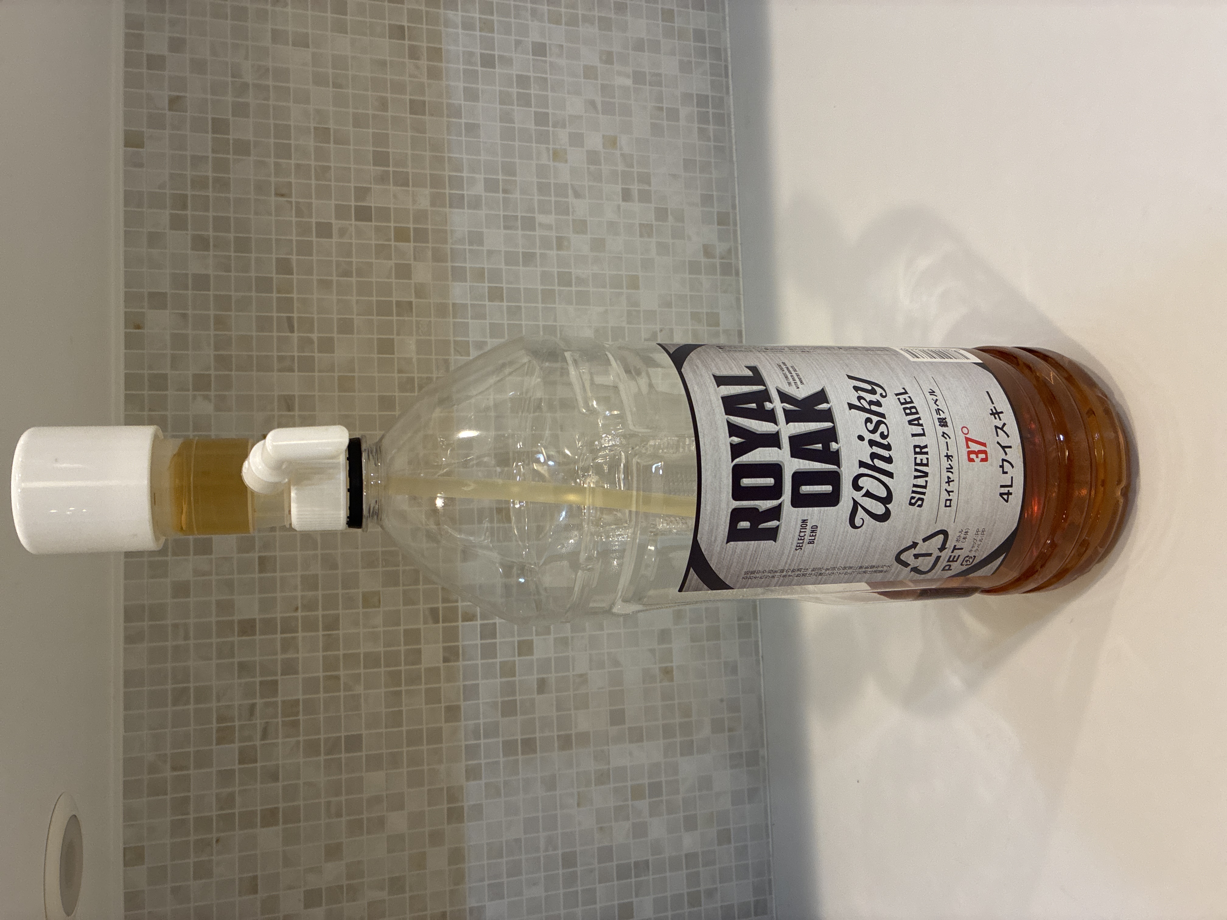 ロイヤルオーク 銀ラベル silver label ウイスキー 37度 4L(4000ml)×4